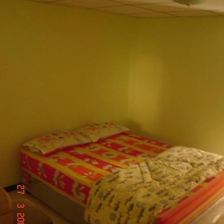 Kaset Guesthouse Bangkok Phòng bức ảnh